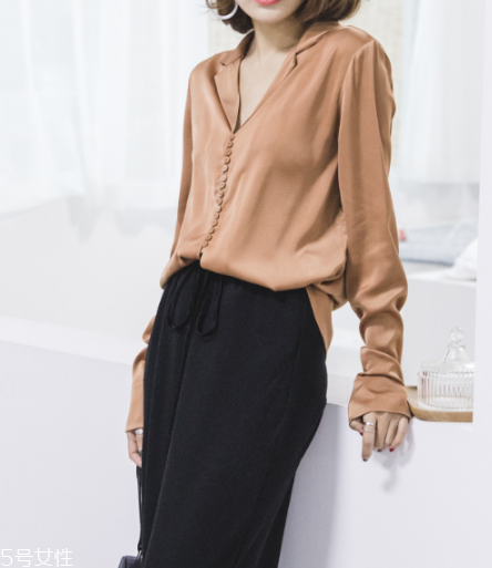 襯衫粘毛是質(zhì)量問題嗎？襯衫粘毛這樣解決