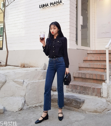 黑色蕾絲上衣怎么搭配？拒絕庸俗裝扮