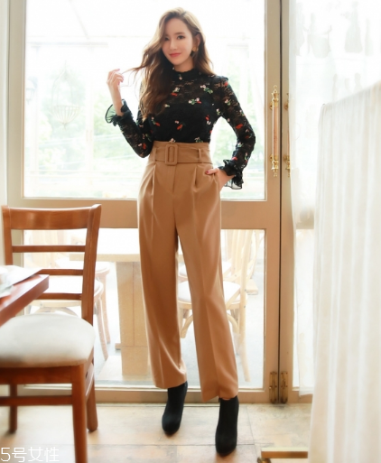 黑色蕾絲上衣怎么搭配？拒絕庸俗裝扮