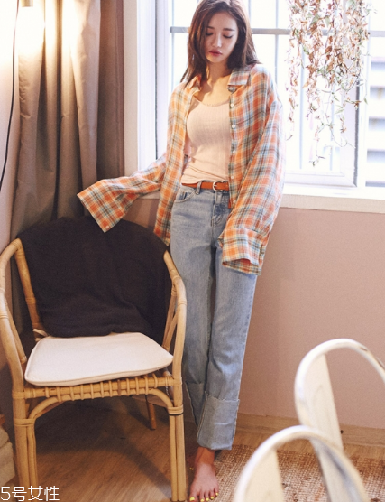 格子上衣配什么褲子好看？打造萌系少女范兒
