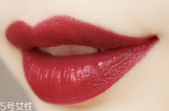 黃皮不適合什么口紅？這4個(gè)色號(hào)上唇是災(zāi)難