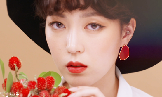 黃皮不適合什么口紅？這4個(gè)色號(hào)上唇是災(zāi)難