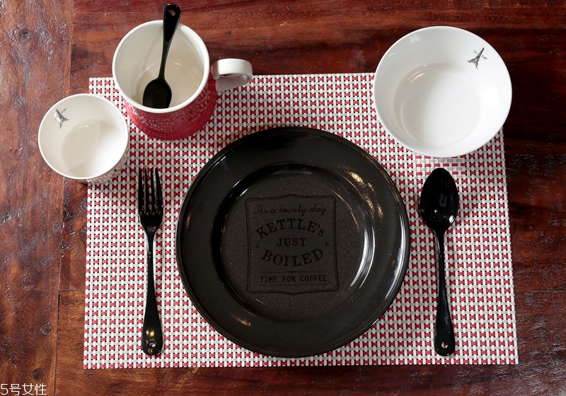 餐桌裝飾布置圖片 餐桌布置的4大重點(diǎn) 餐桌裝飾布置圖片 餐桌布置的4大重點(diǎn)