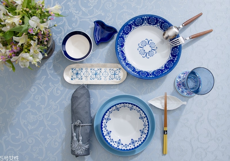 餐桌裝飾布置圖片 餐桌布置的4大重點(diǎn) 餐桌裝飾布置圖片 餐桌布置的4大重點(diǎn)