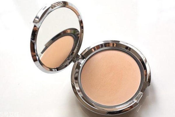 香緹卡干濕兩用粉餅好用嗎？遮瑕力很強(qiáng)可以蓋住痘印