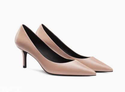 腿短粗適合穿什么鞋子？尖頭高跟鞋氣場兩米八