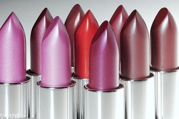 提氣色的口紅有哪些？6款撩漢助攻唇膏