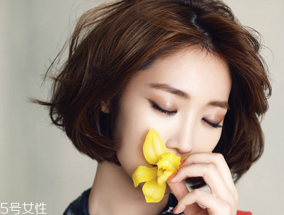 肌底液多大年齡可以用 先用肌底液還是先用精華水 肌底液多大年齡可以用 先用肌底液還是先用精華水