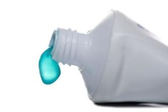 牙膏能去黑頭嗎 牙膏去黑頭的注意事項(xiàng) 牙膏能去黑頭嗎 牙膏去黑頭的注意事項(xiàng)