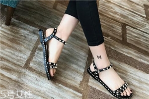 涼鞋上的黑印怎么去掉？這樣就能輕松去除