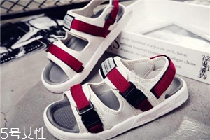 涼鞋開膠怎么辦？涼鞋開膠別著急