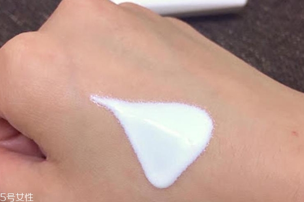 fancl物理防曬霜怎么樣？不悶痘不刺激