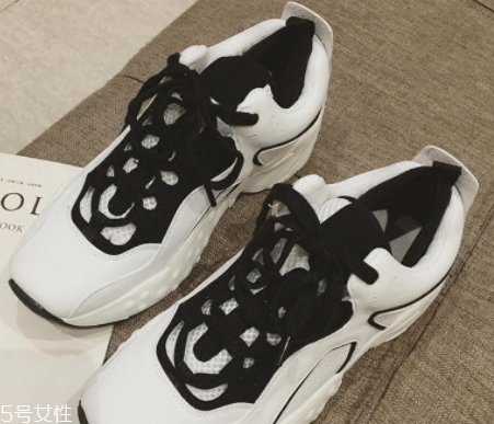 女式春夏運動鞋怎么挑？三種款式好搭又顯高