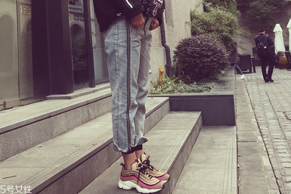 女式春夏運動鞋怎么挑？三種款式好搭又顯高