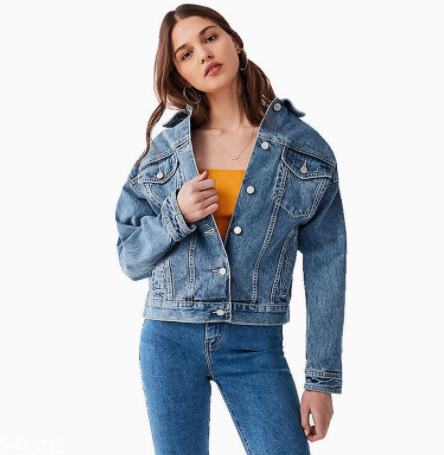 2022流行什么樣的牛仔外套？這8款最酷最百搭