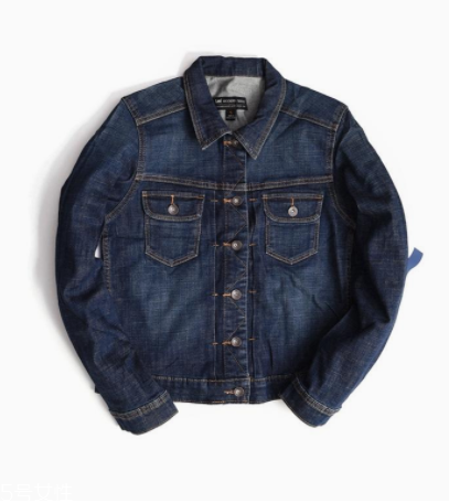 2022流行什么樣的牛仔外套？這8款最酷最百搭