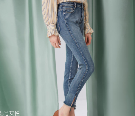 2022流行什么樣的牛仔外套？這8款最酷最百搭