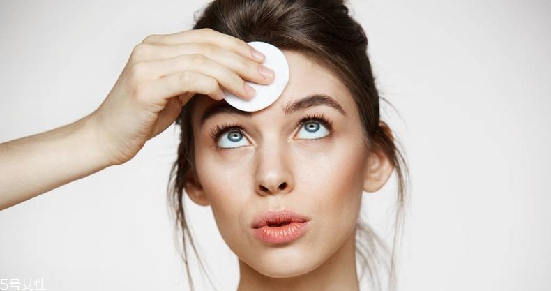 洗面奶洗后緊繃怎么回事？這6招讓你春季洗臉不拔干