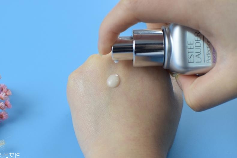 雅詩蘭黛線雕精華有用嗎？拯救表情紋