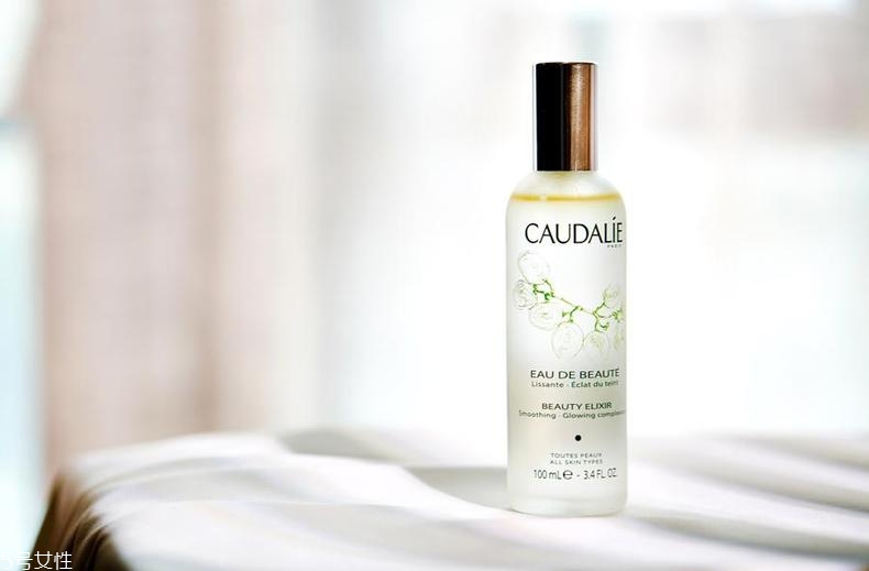 毛孔粗用什么化妝水好？盤點(diǎn)六款毛孔天敵