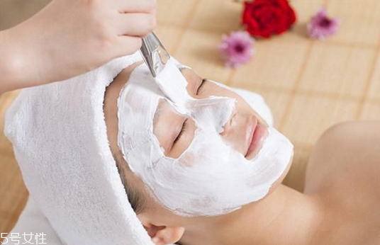 面粉面膜去黑頭有效嗎 去黑頭的誤區(qū) 面粉面膜去黑頭有效嗎 去黑頭的誤區(qū)