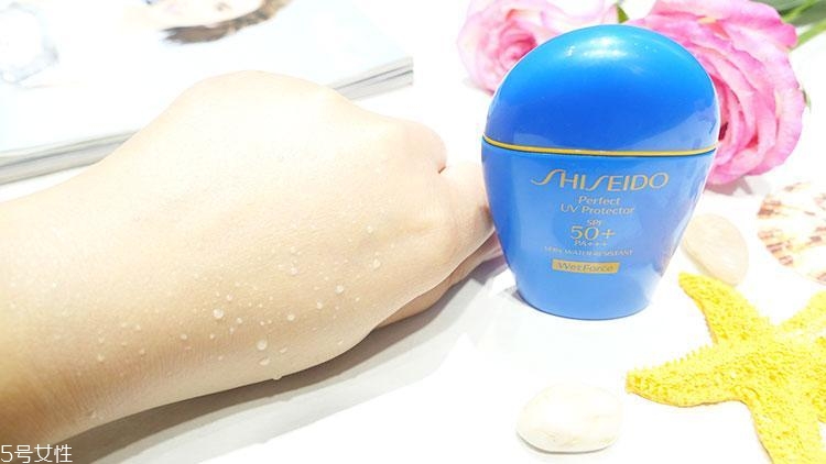 資生堂藍(lán)胖子防曬評(píng)測 水動(dòng)力防曬乳實(shí)力對(duì)抗驕陽 資生堂藍(lán)胖子防曬評(píng)測 水動(dòng)力防曬乳實(shí)力對(duì)抗驕陽