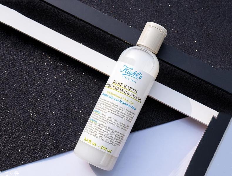 毛孔粗用什么化妝水好？盤點(diǎn)六款毛孔天敵