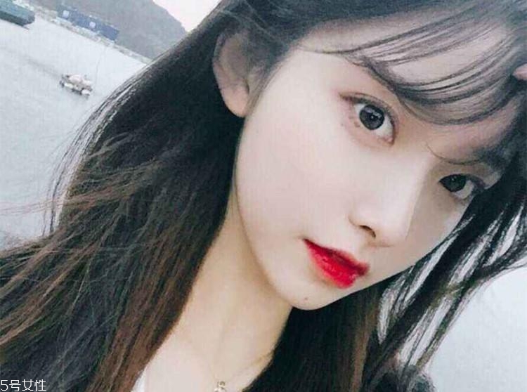 什么顏色的眼影顯白？這三種色號(hào)誰(shuí)涂誰(shuí)白