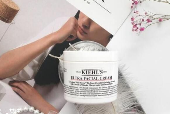 保濕面霜和乳液的區(qū)別 合適的護(hù)膚品很重要 保濕面霜和乳液的區(qū)別 合適的護(hù)膚品很重要