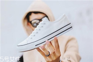 帆布鞋可以用刷子刷嗎？要輕輕的刷