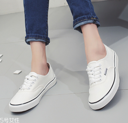 帆布鞋前面磨腳怎么辦？這幾招就能解決