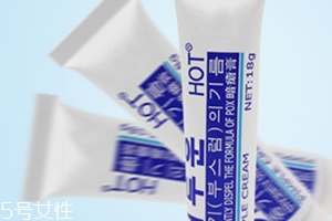 阿達(dá)帕林凝膠含激素嗎？