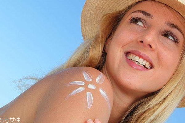 混合皮用什么防曬好？無(wú)油防曬霜有哪些？