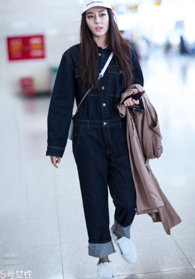 工裝連體褲怎么搭配？自帶摩登風(fēng)采
