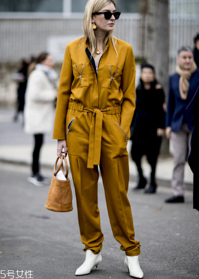 工裝連體褲怎么搭配？自帶摩登風(fēng)采