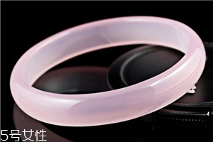 粉晶手鐲戴哪只手？左手才能發(fā)揮作用