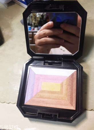 資生堂新七色蜜粉好用嗎？一盒多用高顏值代表