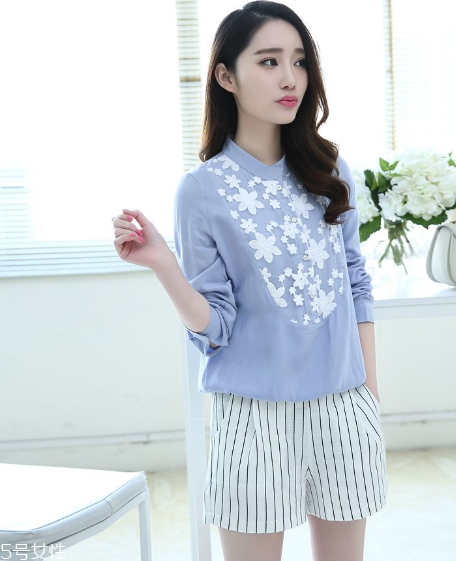 2022流行什么襯衫？美麗大方的春日女神