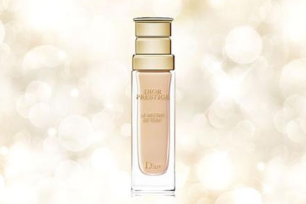 迪奧花蜜粉底液好用嗎？霧面美顏效果