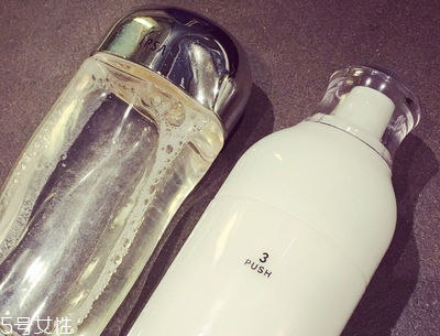 涂完乳液后臉上很油怎么辦 使用方法很重要 涂完乳液后臉上很油怎么辦 使用方法很重要