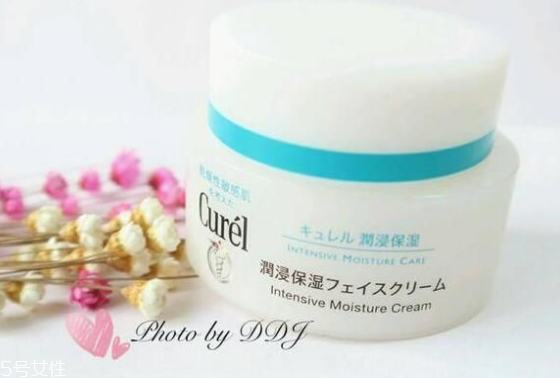 保濕面霜和乳液的區(qū)別 合適的護(hù)膚品很重要 保濕面霜和乳液的區(qū)別 合適的護(hù)膚品很重要