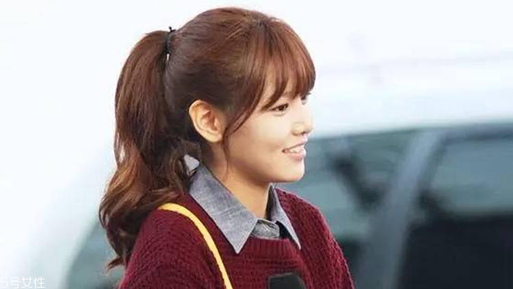 1分鐘扎頭發(fā)的方法 三種豐盈好看的懶人扎發(fā)發(fā)型 1分鐘扎頭發(fā)的方法 三種豐盈好看的懶人扎發(fā)發(fā)型