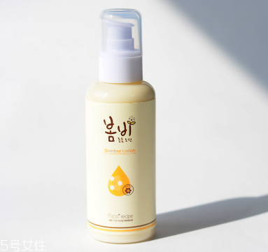 春雨水乳真假辨別對(duì)比圖 春雨水乳適合的年齡段 春雨水乳真假辨別對(duì)比圖 春雨水乳適合的年齡段