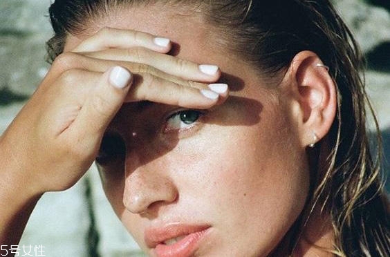 一張臉的防曬用量是多少？脖子上用多少防曬霜？