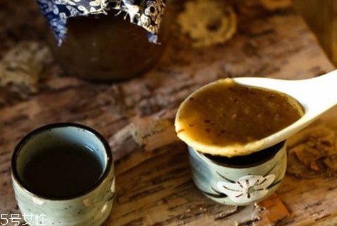 秋梨膏可以化痰嗎 止咳祛痰效果好 秋梨膏可以化痰嗎 止咳祛痰效果好