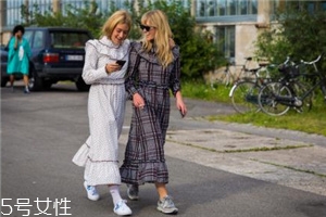 長袖連衣裙配什么鞋子？時髦又好看