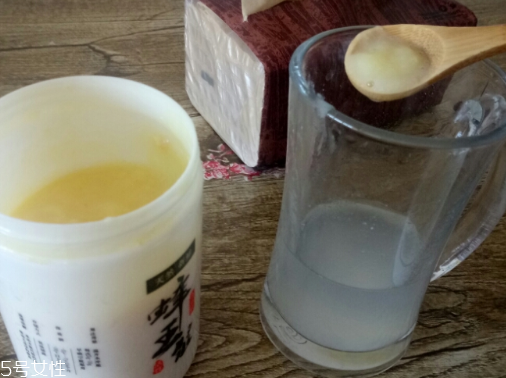 蜂王漿是蜂蜜嗎？并不是一種