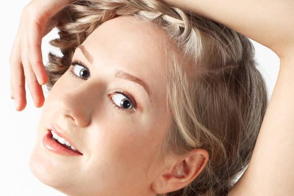 護(hù)發(fā)素能當(dāng)身體乳用嗎？護(hù)發(fā)素洗澡了會(huì)怎樣？