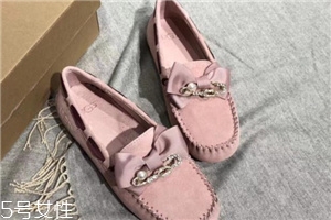 ugg豆豆鞋多少錢一雙？ugg也有單鞋