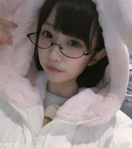 2022年流行什么樣的眼鏡？瞬間改變你的氣質(zhì)